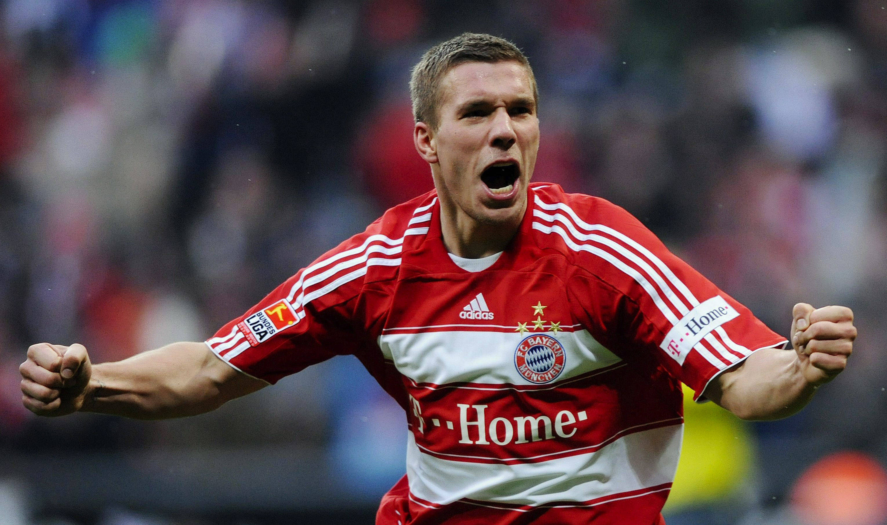 九游APP-西亚卡姆迎来七赛季出色发挥，拜仁观众热烈欢呼！气势如虹延续-九游APP