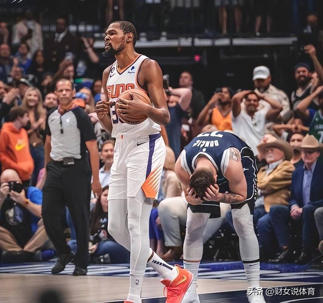 九游娱乐-杜兰特新星重要助攻表现突出，独行侠前途光明！赛场气氛高涨-九游娱乐