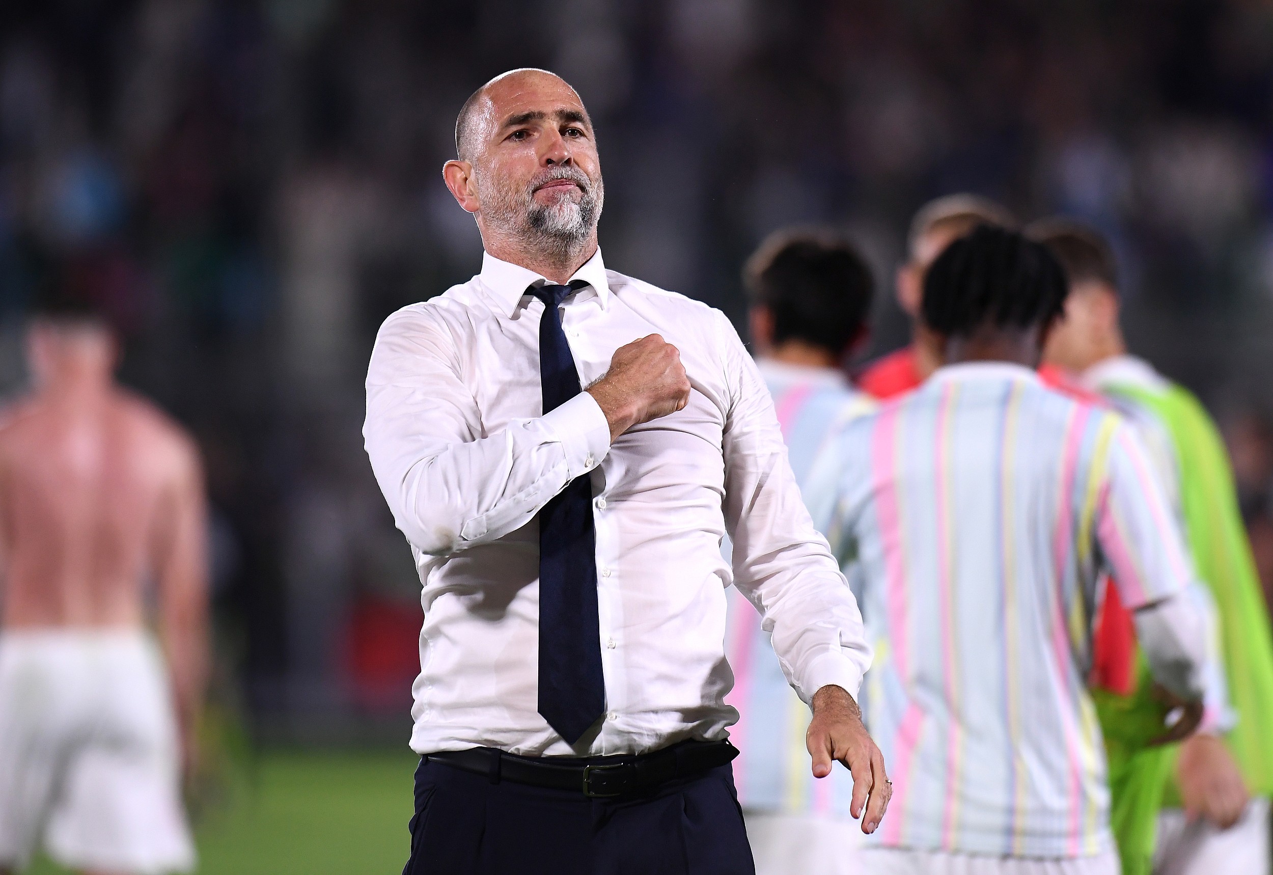 九游APP-尤文主场大捷，球员赛后激动庆祝胜利，应用单位.-九游APP